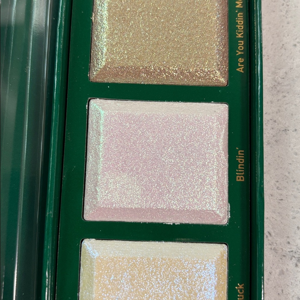 Glam Lite X Mikayla Highlighter Palette - Picture 6 of 7